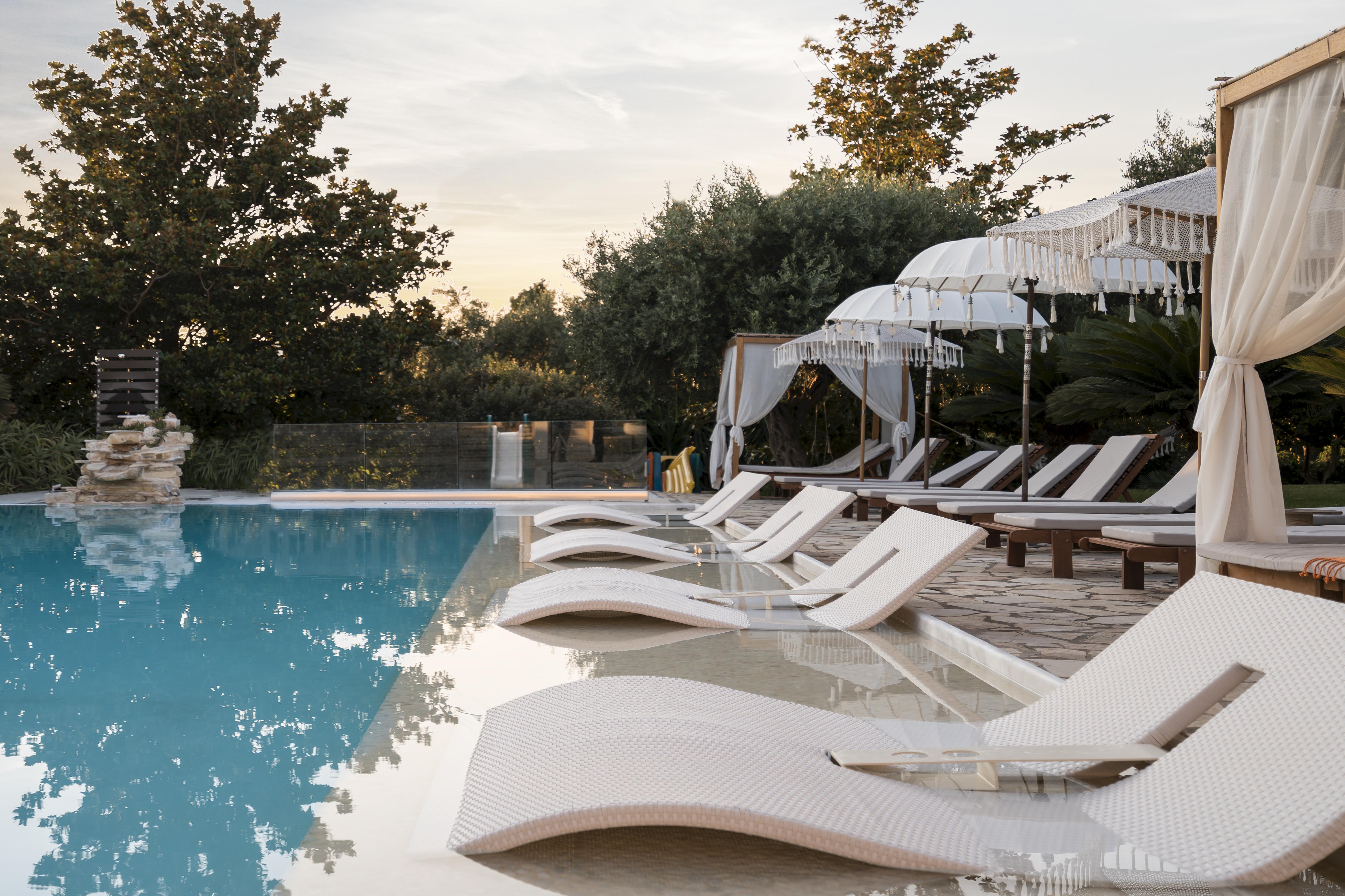 Nefeli Hotel 3*