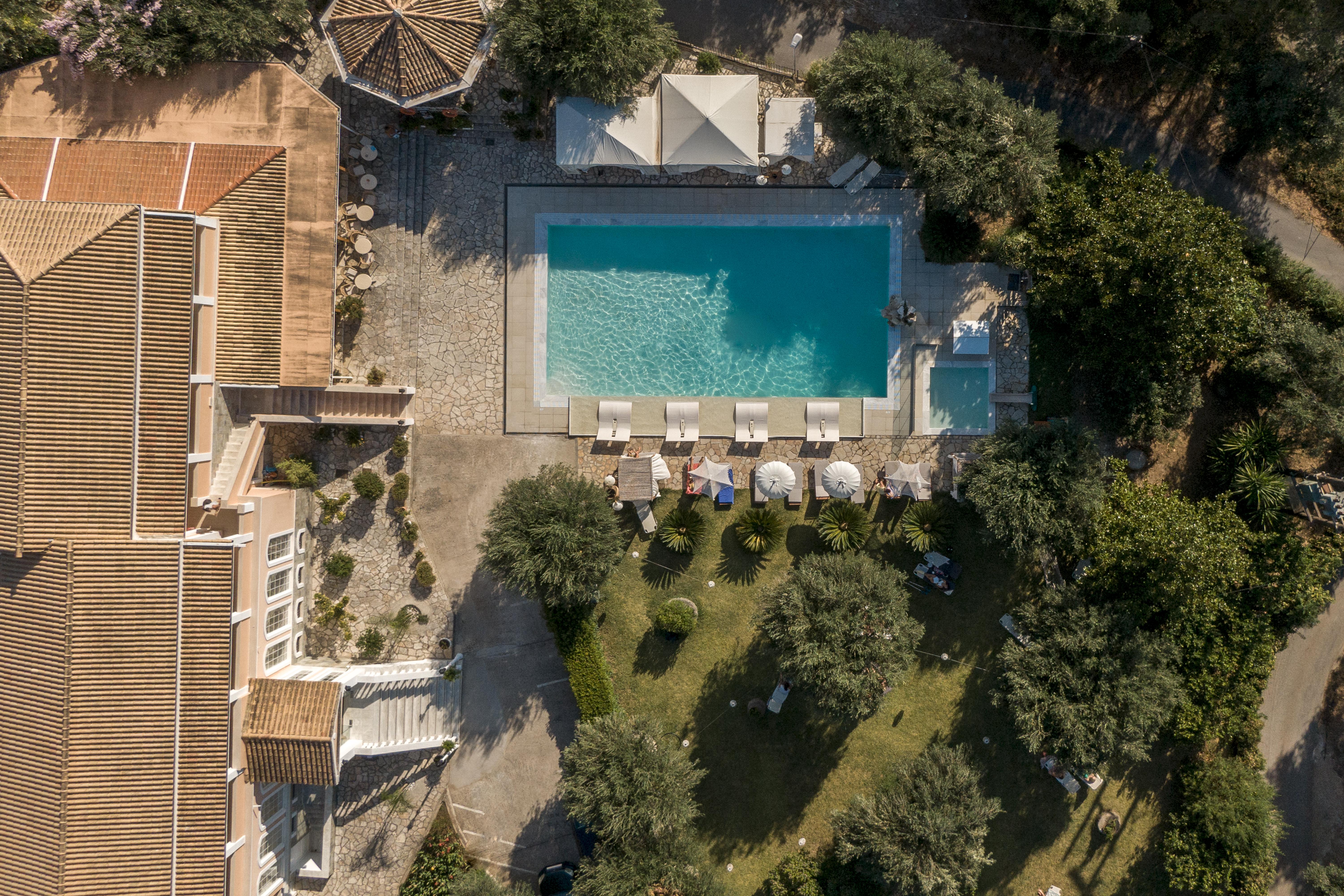 Nefeli Hotel